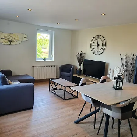 La Roseraie Apartment