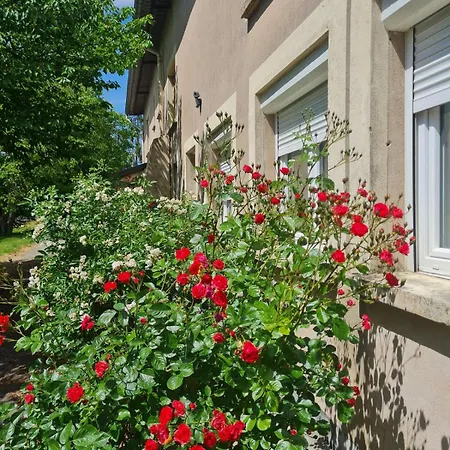 La Roseraie Apartment